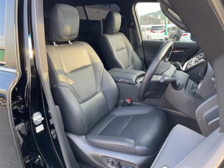 2023 Toyota Land Cruiser ZX 300 Series 3.5L — photo 4