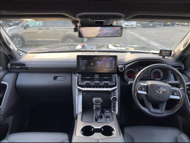 2023 Toyota Land Cruiser ZX 300 Series 3.5L — photo 6