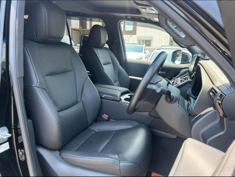 2023 Toyota Land Cruiser ZX 300 Series 3.5L — photo 2