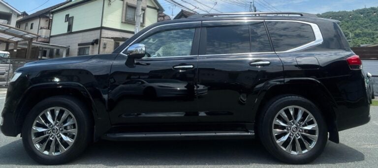 2023 Toyota Land Cruiser ZX 300 Series 3.5L — photo 4