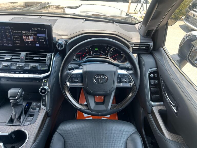 2023 Toyota Land Cruiser ZX 300 Series 3.5L — photo 9