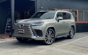 2022 Lexus LX600 3.5L — photo 2