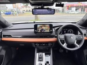 2022 Mitsubishi Outlander PHEV P 2.4 — photo 3