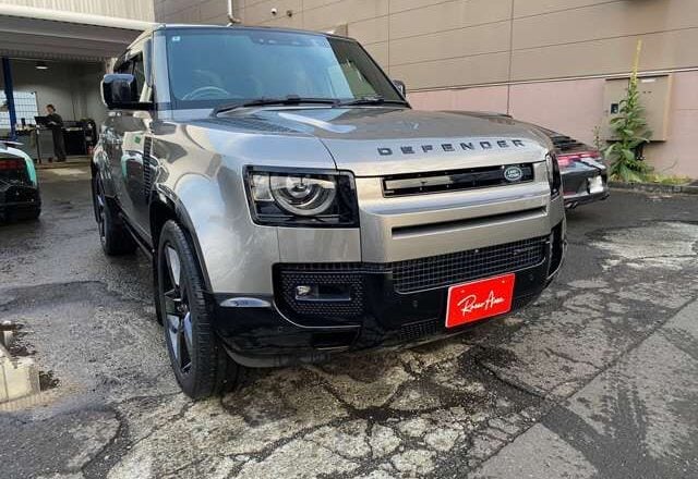 2022 Land Rover Defender 110 Urbanight 22
