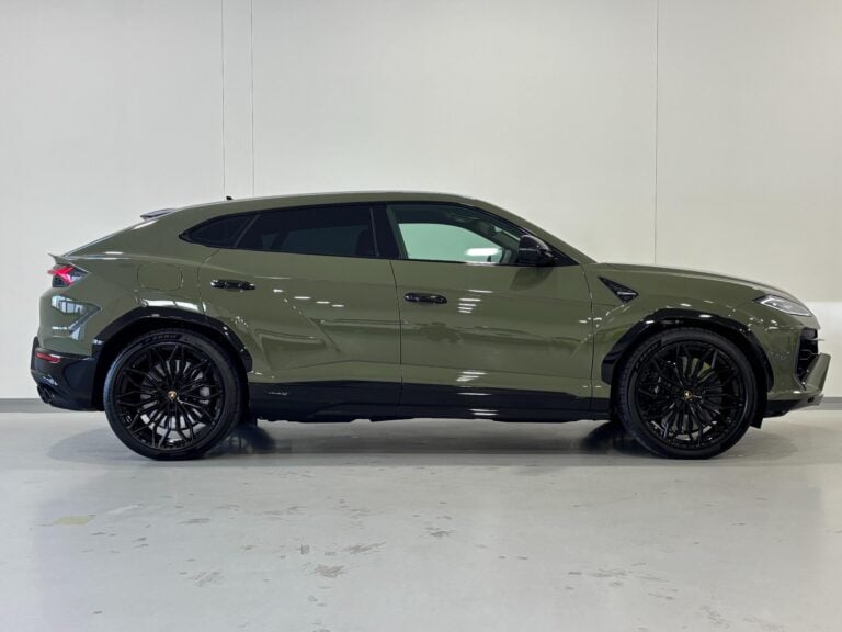2025 Lamborghini Urus SE 4WD 4.0 — photo 9