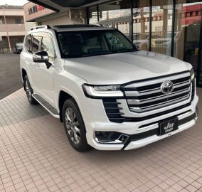 2023 Toyota Land Cruiser ZX 300