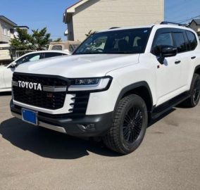 2023 Toyota Land Cruiser 300 Series GR Sport