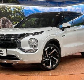 2022 Mitsubishi Outlander PHEV P