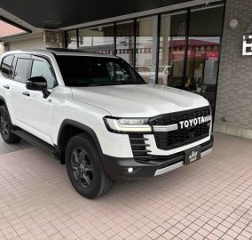 2023 Toyota Land Cruiser 300 Series GR Sport