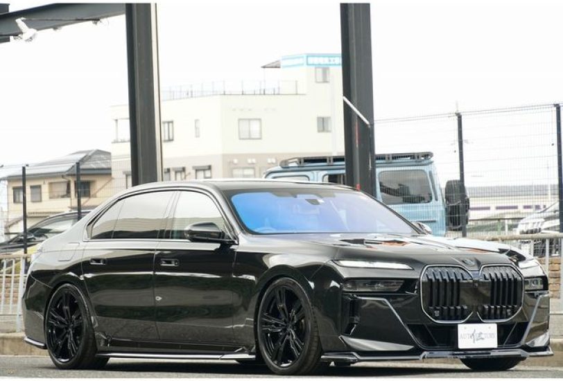 2023 BMW 740i