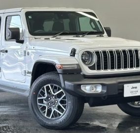 2025 Jeep Chrysler Wrangler Unlimited Sahara