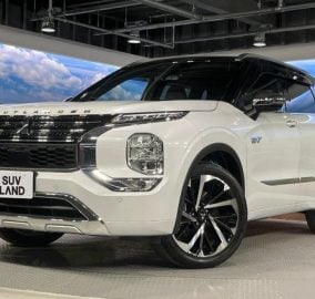 2022 Mitsubishi Outlander PHEV P