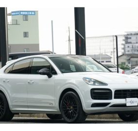 2022 Porsche Cayenne Coupe GTS
