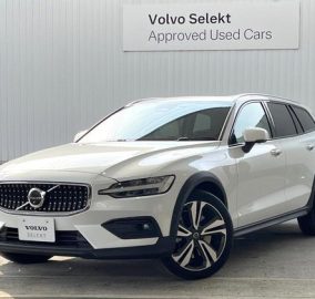 2023 Volvo V60 Cross Country Ultimate
