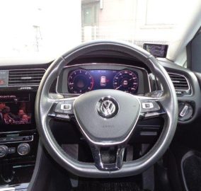 2018 Volkswagen Golf TSI