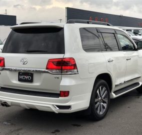 2021 Toyota Landcruiser V8