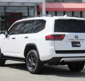 Toyota Landcruiser LC300 GR Sport