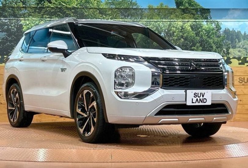 2022 Mitsubishi Outlander PHEV P