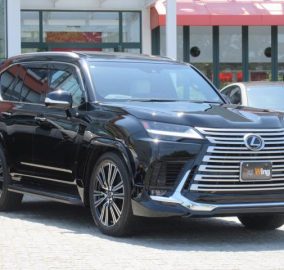 Lexus LX600 2023
