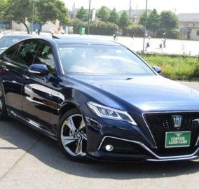 Toyota Crown Hybrid RS
