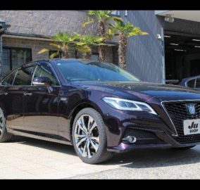 Toyota Crown Hybrid