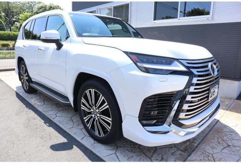 Lexus LX600