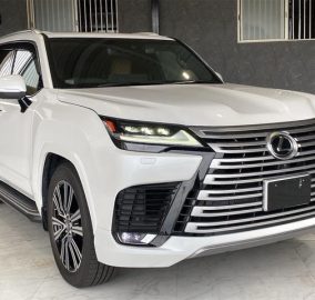 Lexus LX600
