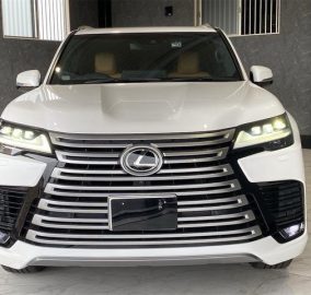 Lexus LX600