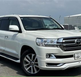 Toyota Landcruiser ZX V8