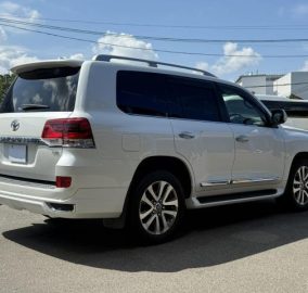 2020 Toyota Landcruiser ZX