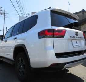 2023 Toyota LC300 GR Sport