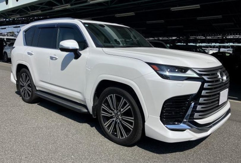 Lexus LX600