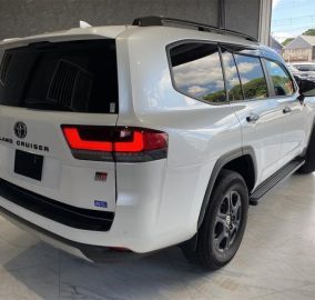 Toyota LC300 GR Sport