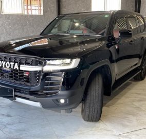 Toyota LC300 GR SPORT