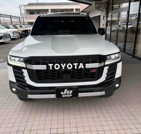 2023 Toyota Land Cruiser 300 Series GR Sport