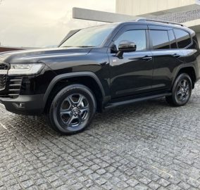 2023 Toyota Land Cruiser 300 Series GR Sport