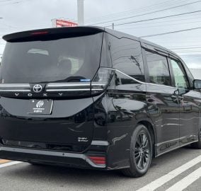 2022 Toyota Voxy S-Z Hybrid E-Four
