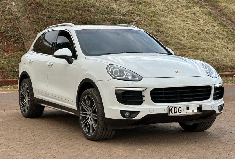 2015 Porsche Cayenne 3.6L V6 Platinum Edition