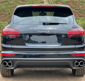 2016 Porsche Cayenne S 3.6 Twin-Turbo V6