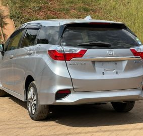 2017 Honda Shuttle Hybrid 1.5 L 2WD