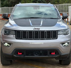  2017 Jeep Grand Cherokee Trailhawk (4x4) 3.6L V6