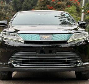 2018 TOYOTA HARRIER PREMIUM