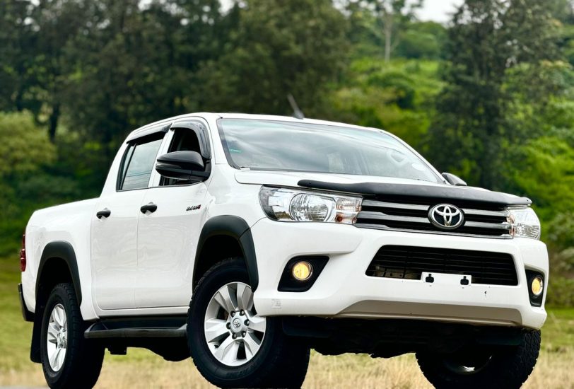 2018 Toyota Hilux D.Cab 2.4GD6 4x4 Manual