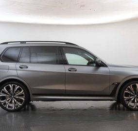 2023 BMW X7 M60i 4.4-litre V8 twin-turbo