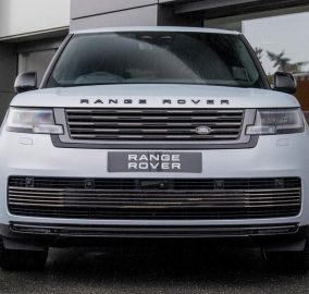 2024 Land Rover Range Rover P615 SV