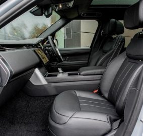 2024 Land Rover Range Rover P615 SV