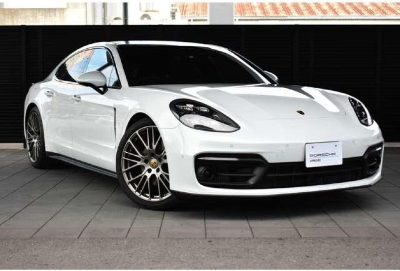 2022 Porsche Panamera