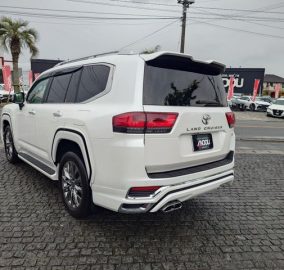 2023 Toyota Land Cruiser ZX 300
