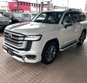 2022 Toyota Land Cruiser ZX 300