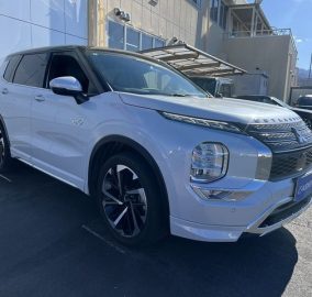 2022 Mitsubishi Outlander PHEV P